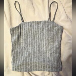 grey tank top